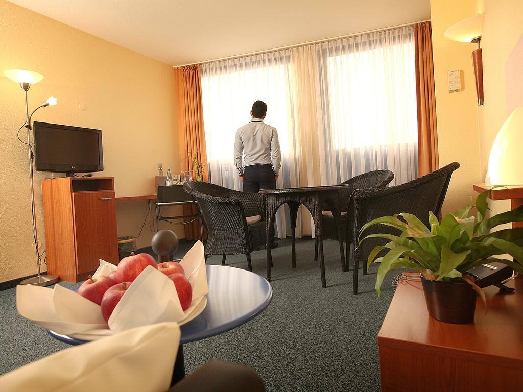 Transmar Travel Hotel Биндлах Екстериор снимка